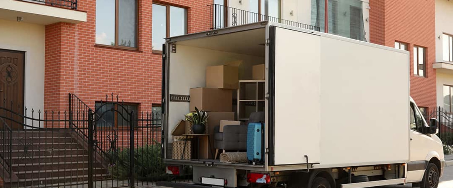 Understanding Flat Rate vs. Hourly Rates for Long-Distance Moves