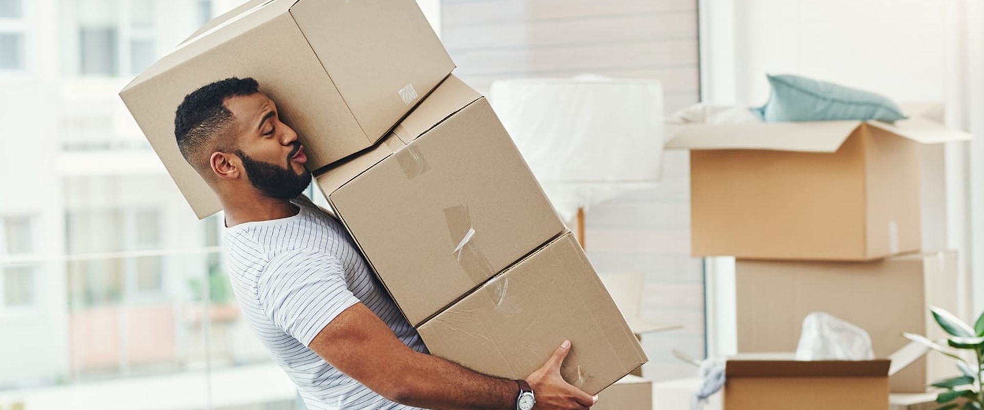 Ensuring a Smooth Move: Verifying Credentials and Insurance for Long-Distance Moving